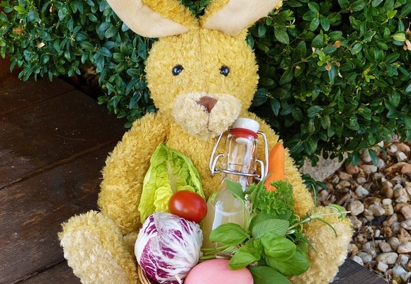 Easter bunny 2122060 640