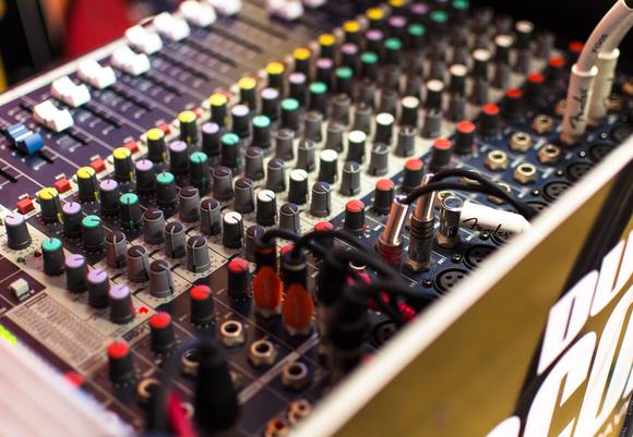 Amplifier analogue audio 306089