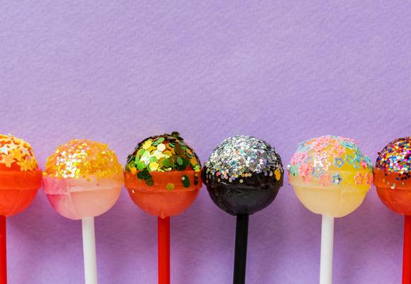 Assortment bright candy 1043519